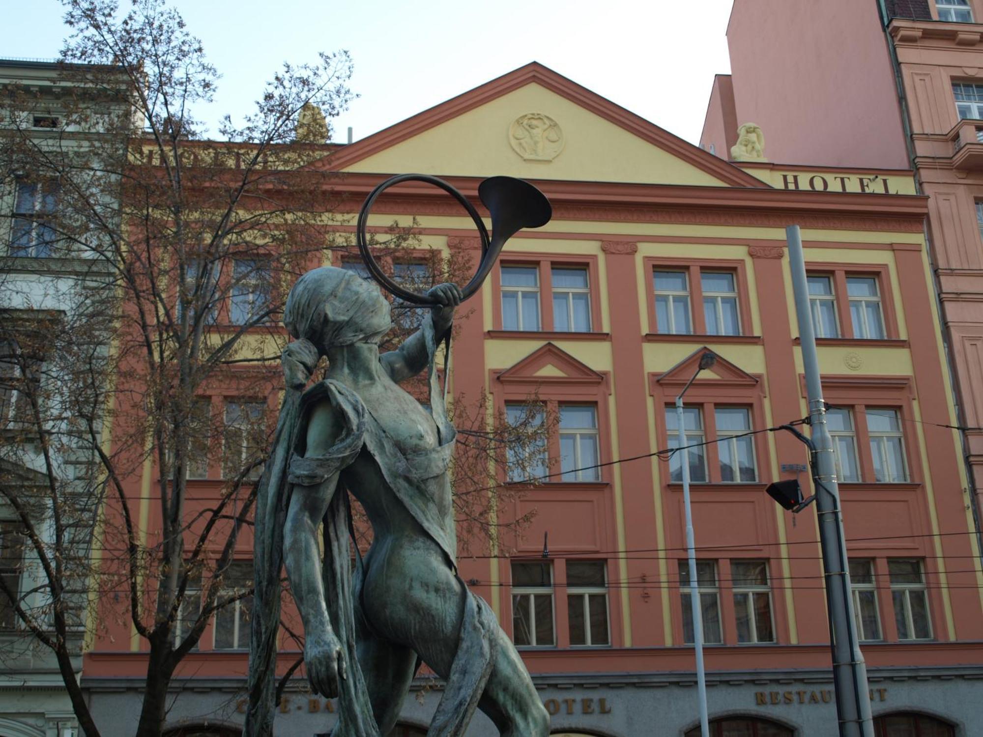 Hotel Zlata Vaha Prague Exterior photo