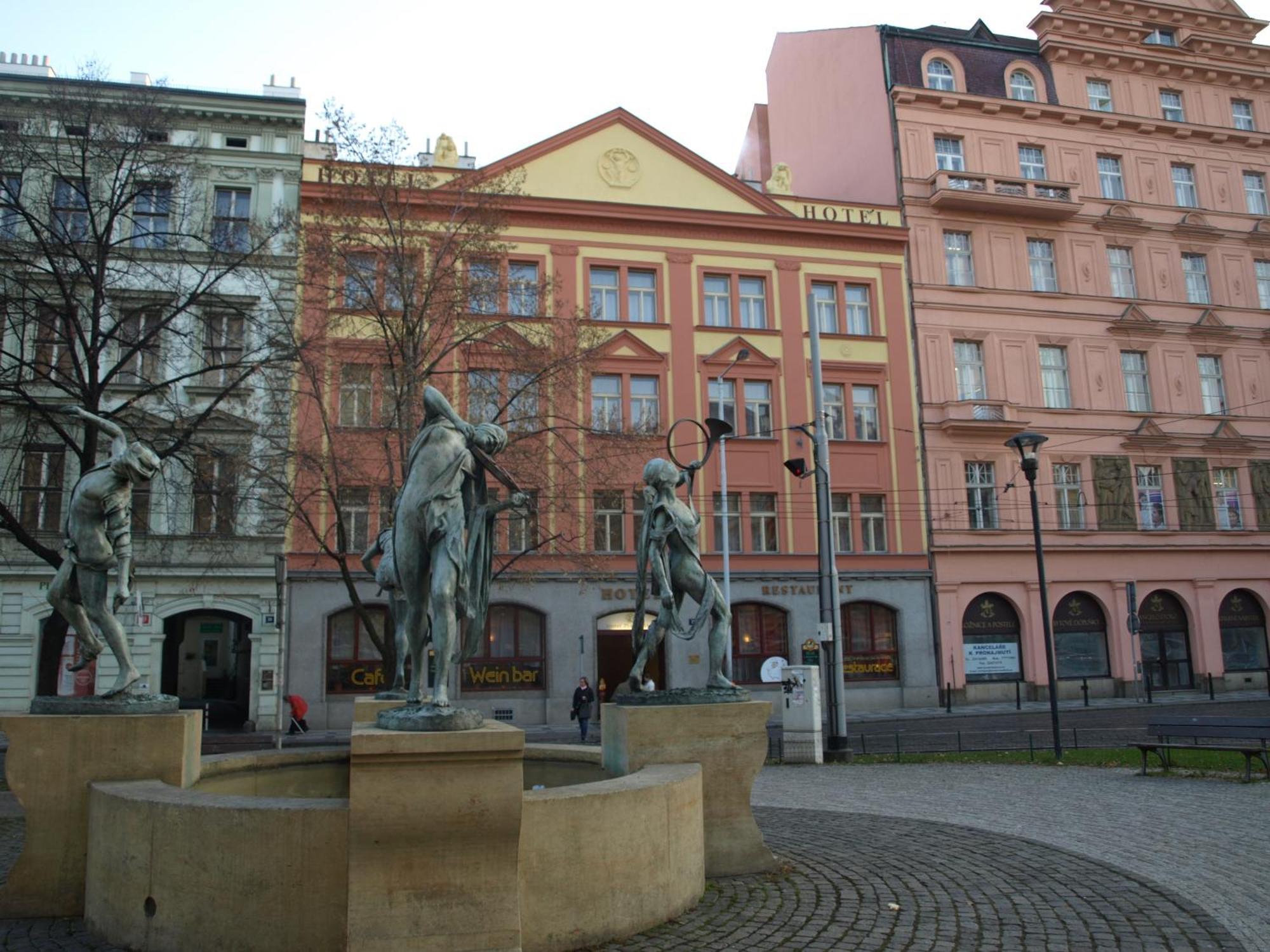 Hotel Zlata Vaha Prague Exterior photo